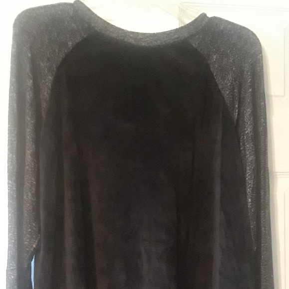 Soft, Comfortable & Cozy Velour Jersey Top - Picture 2 of 9